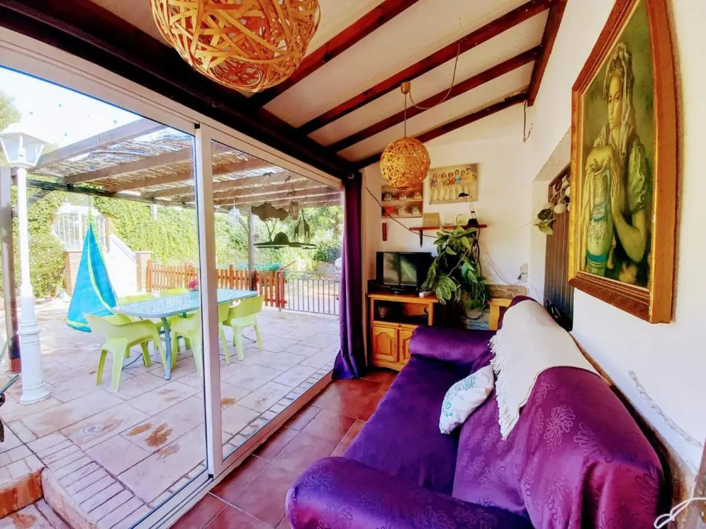 AbelesHome Villa con Piscina, Barbacoa y Parque Infantil.