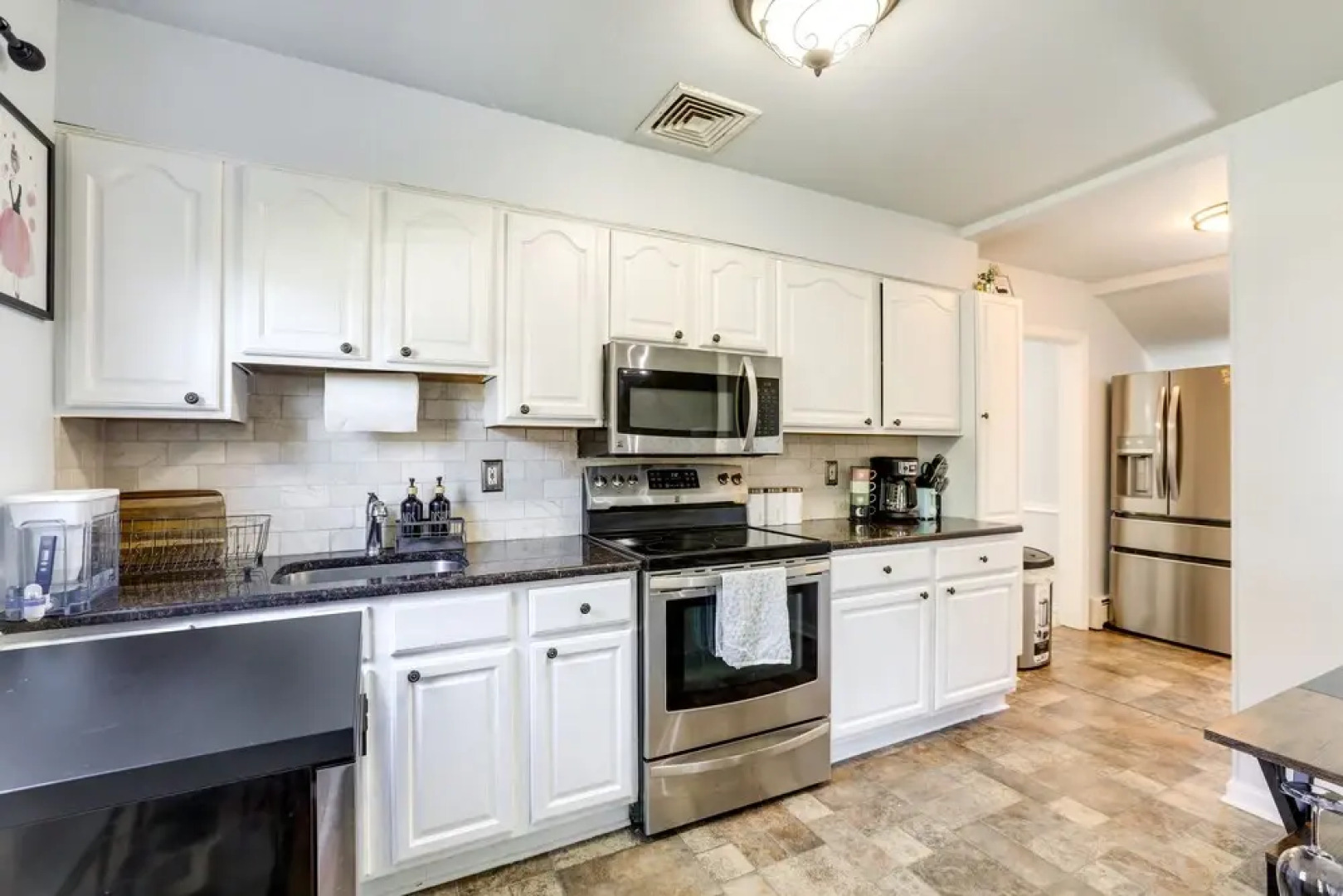 Edison Vacation Home: 1 Mi to Train Station to NYC