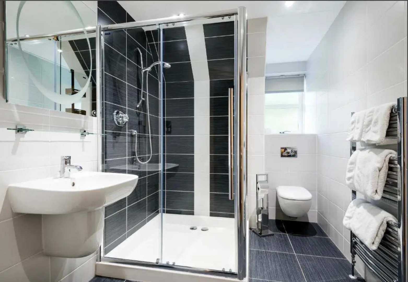 Claymore Guest House and Apartments