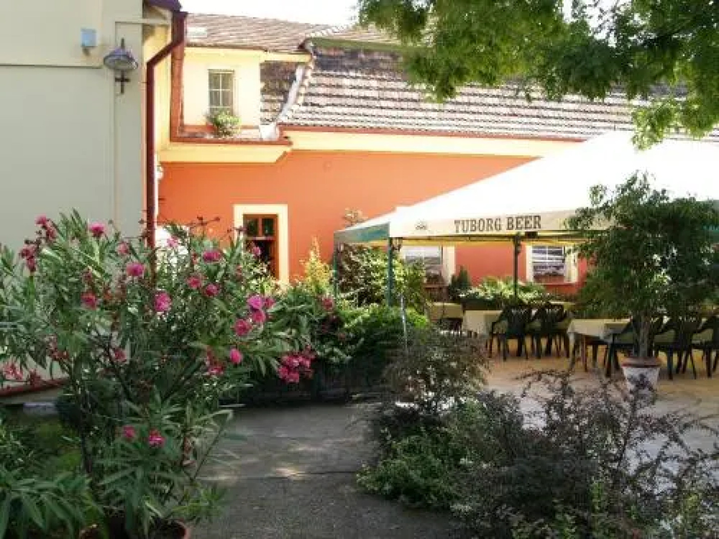 Kaloz Fregatt Panzio & Etterem