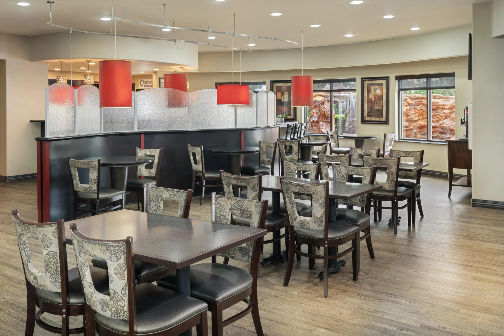 Best Western Premier Crown Chase Inn & Suites