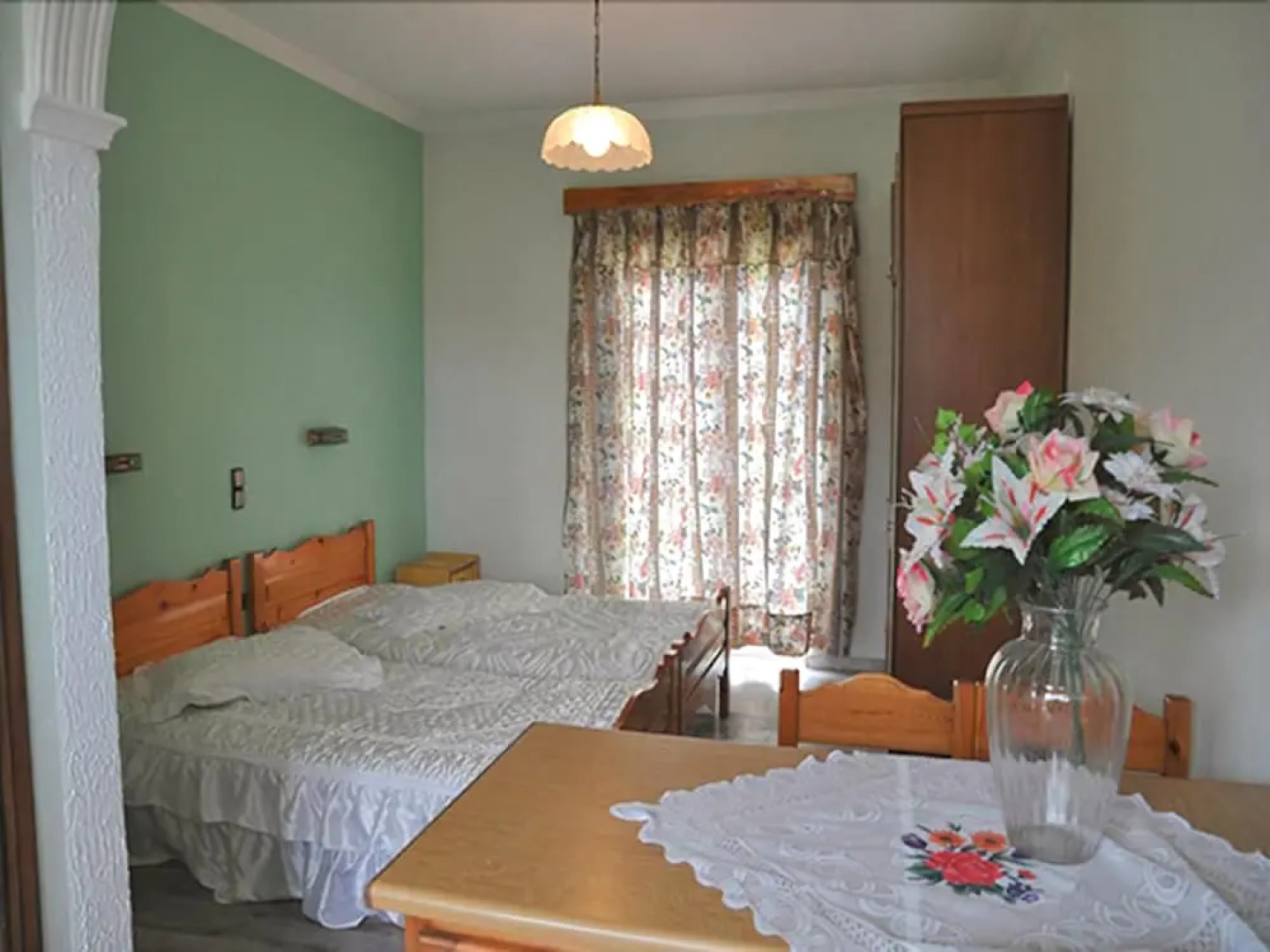 Makis Studios & Apartments