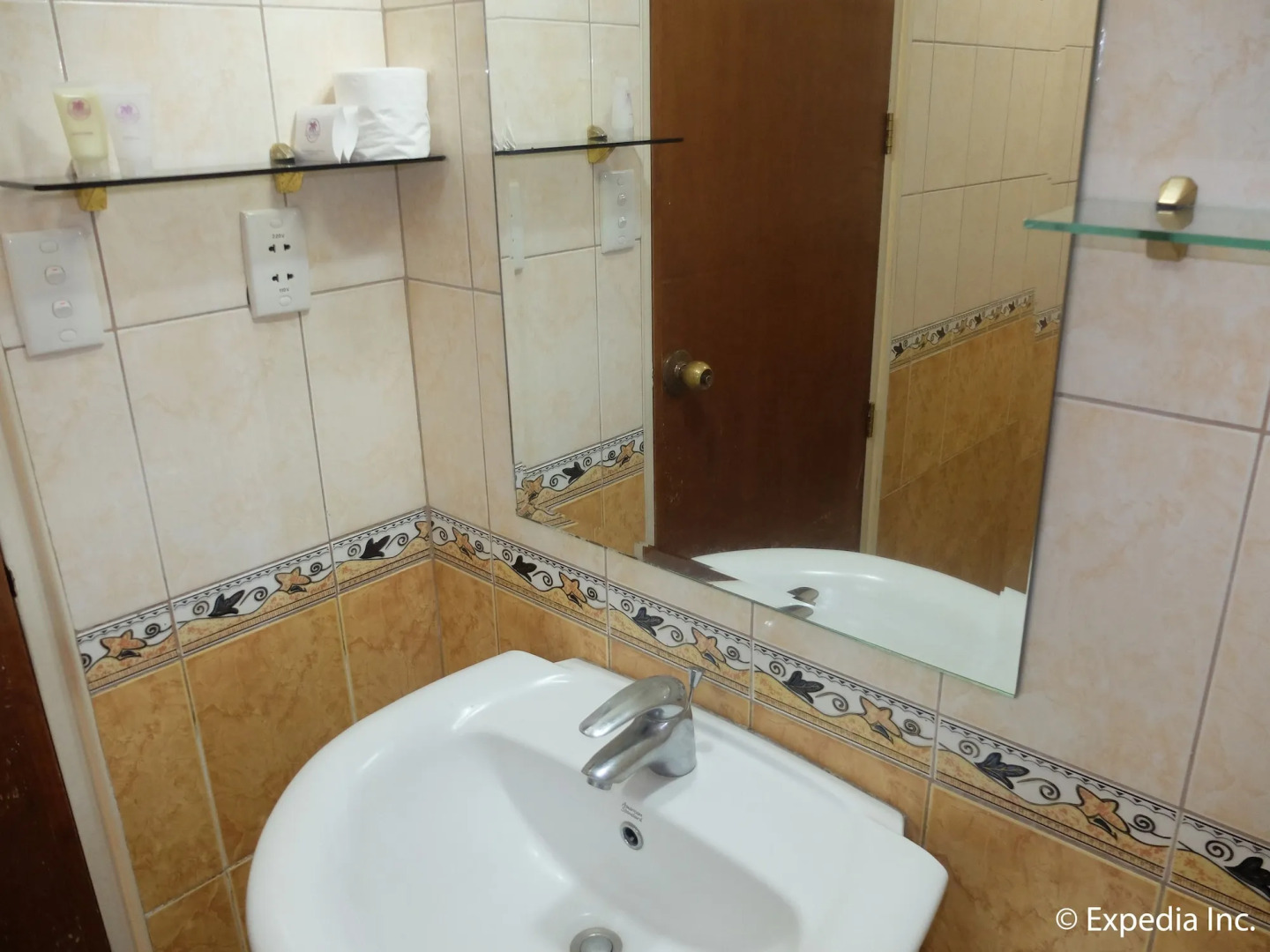 Pacific Breeze Hotel and Resort