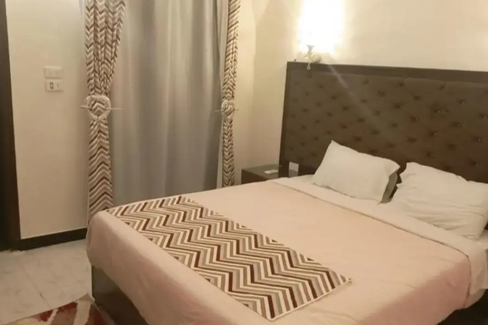 Dolphin Continental Hotel