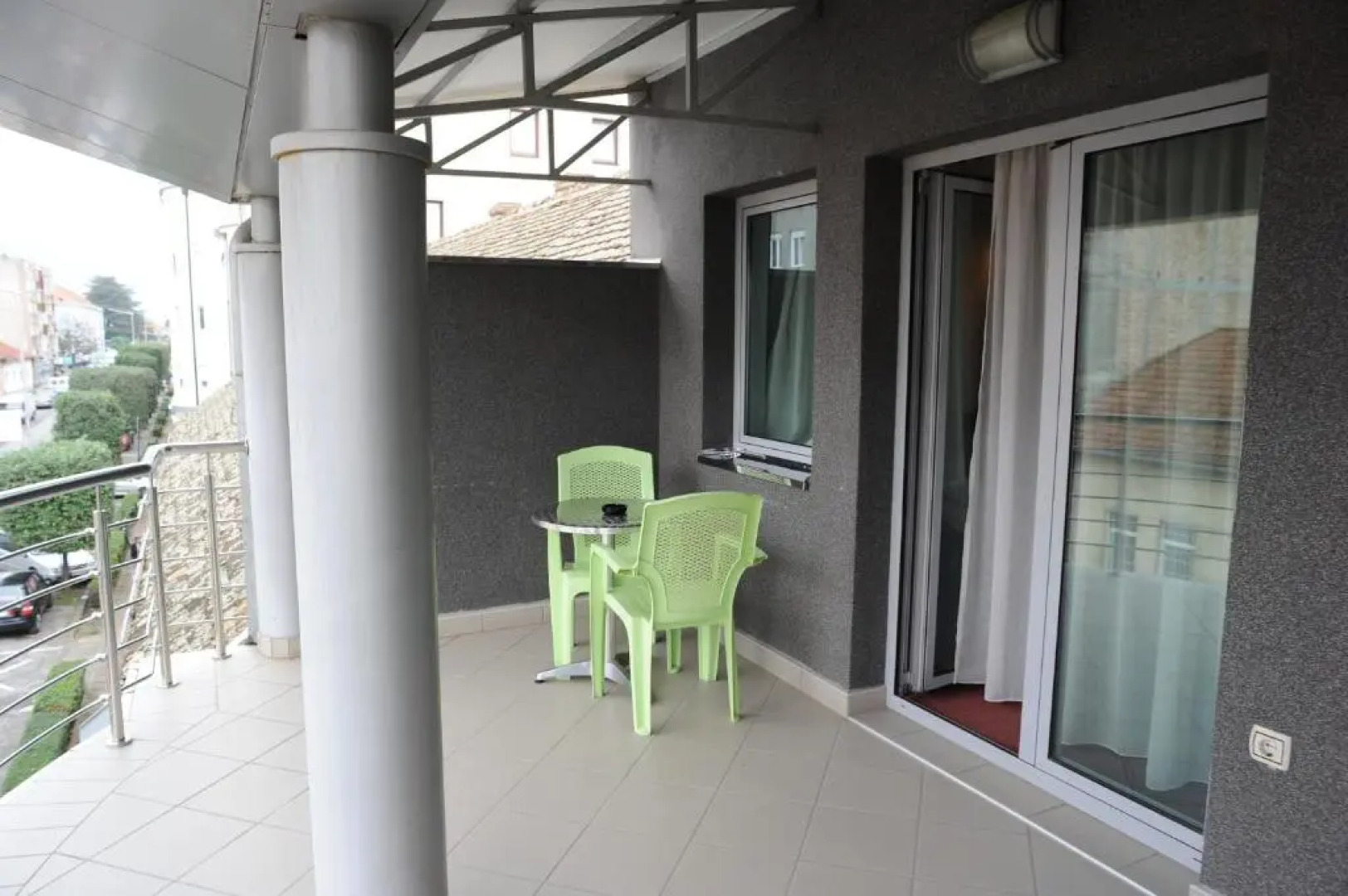 Apartment and Rooms In Club