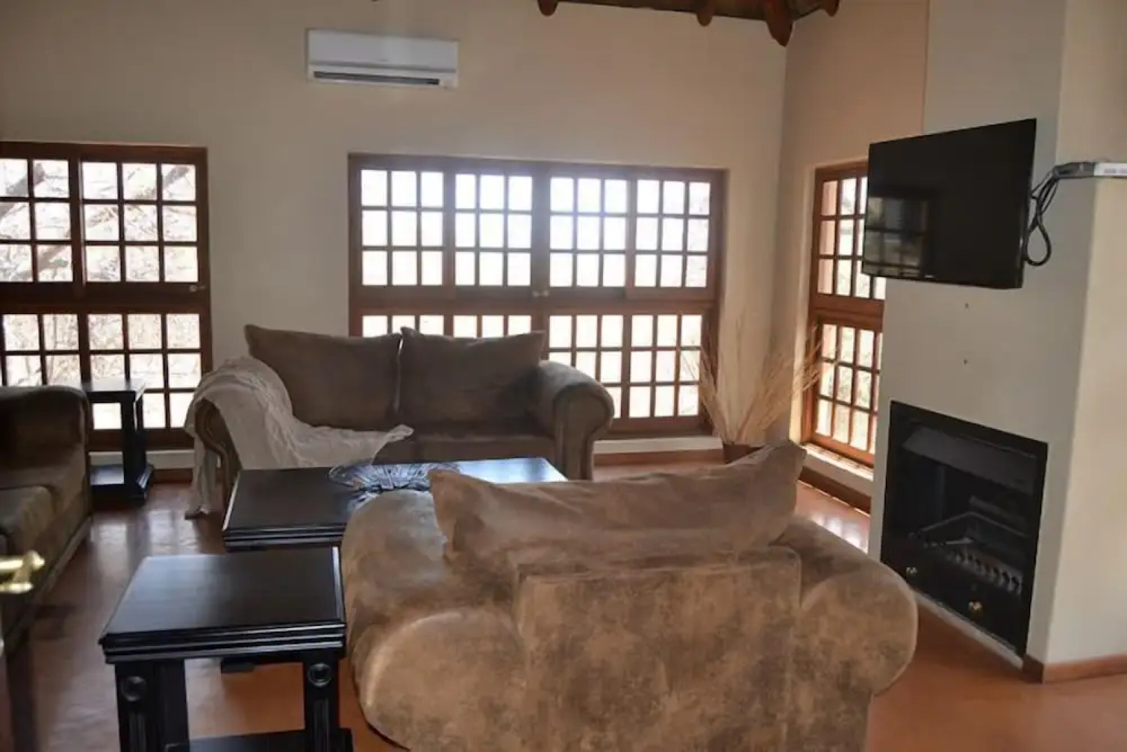 Thabaledi Game Lodge