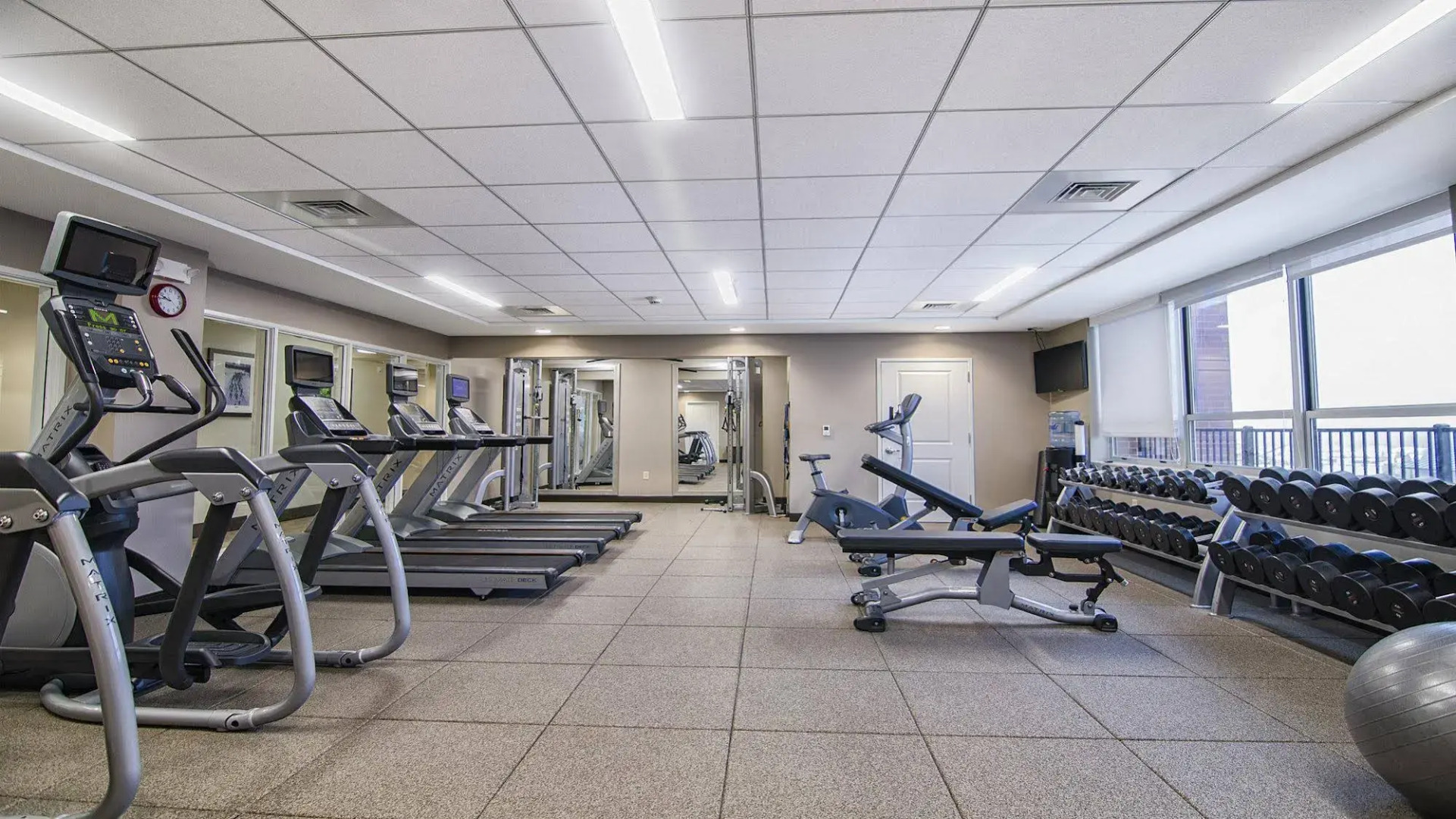 Staybridge Suites Marquette by IHG