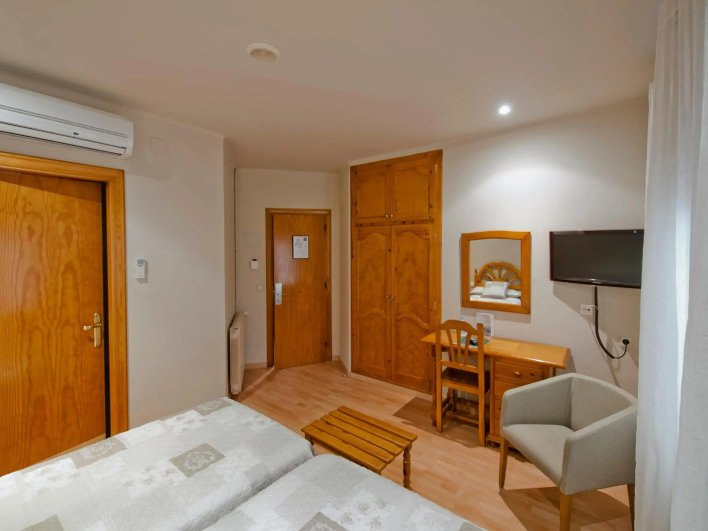 Hotel Jardí Suites-Apartaments