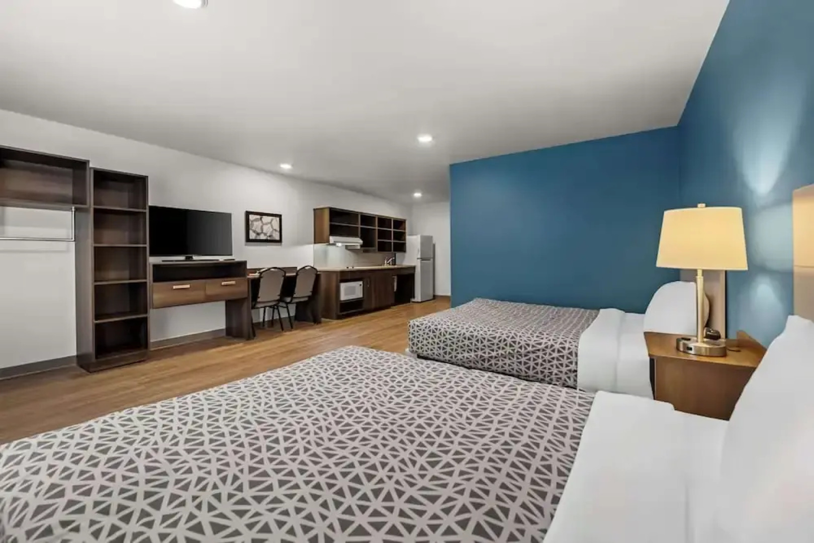 Woodspring Suites Loves Park Rockford