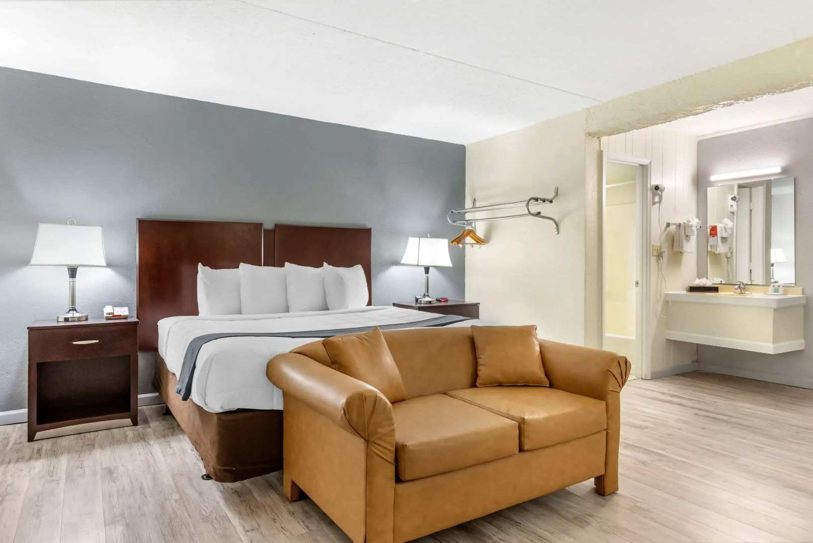 Econo Lodge Conway Central