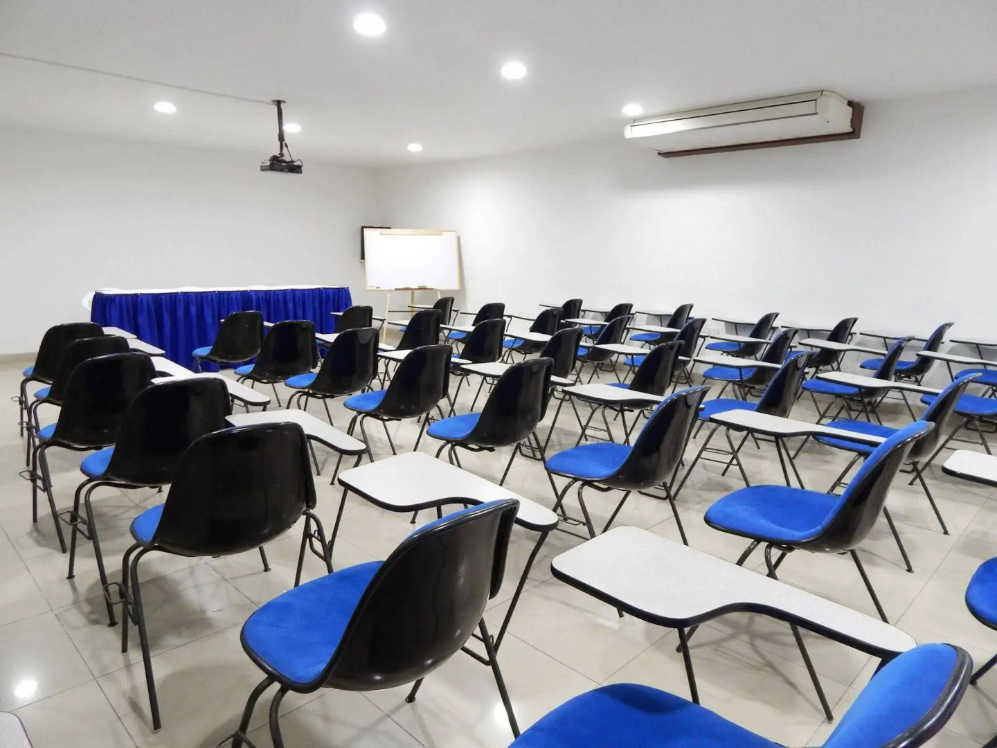 Atlantis Plaza Hotel