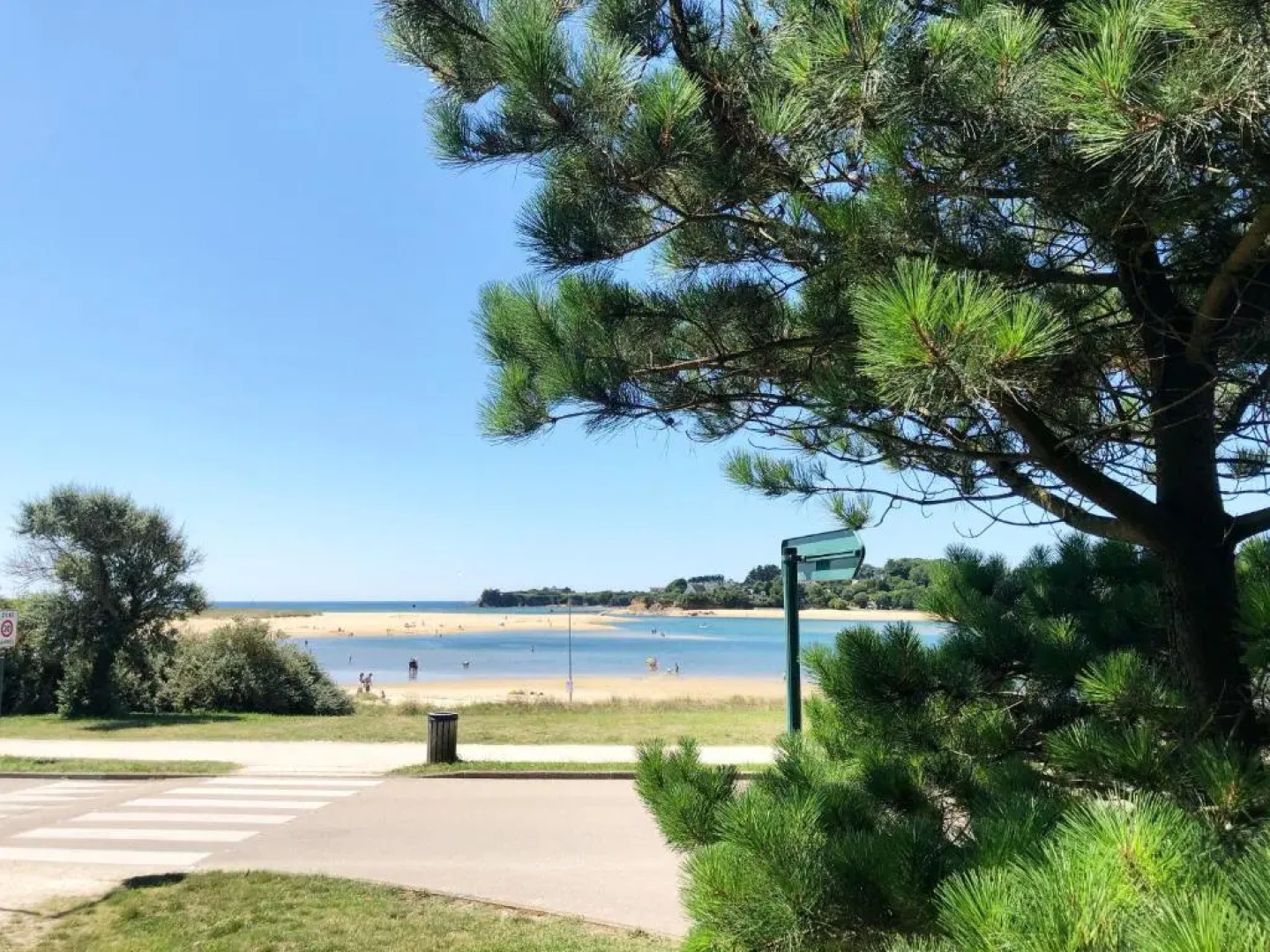 Charmant Studio a 400m de la Plage Avec Piscine