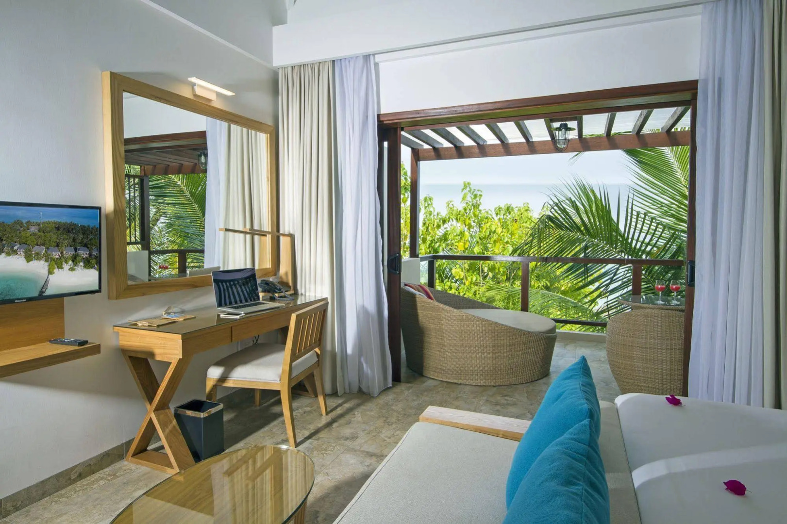 Отель Summer Island Maldives