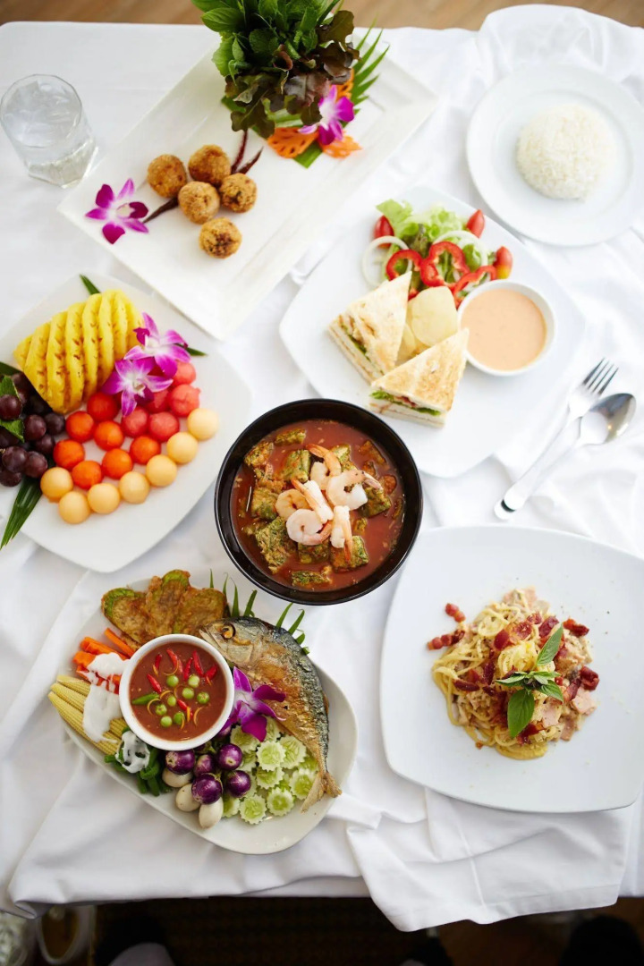 Riverine Place Hotel and Residence