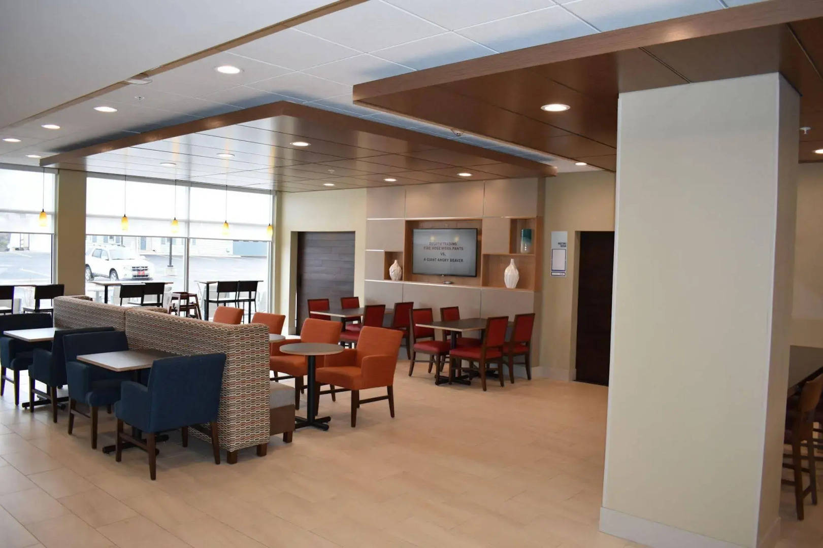 Holiday Inn Express & Suites Parkersburg East by IHG