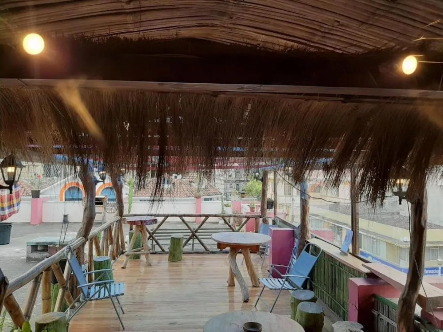 Flying Donkey Hostal - Hostel