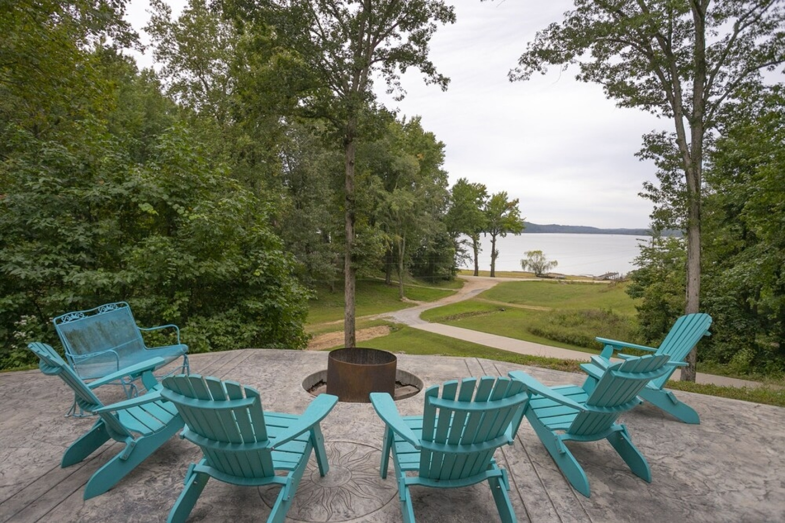 Modern Farmhouse Style Chalet with amazing Kentucky Lake views - Dock, Hottub and Firepit!