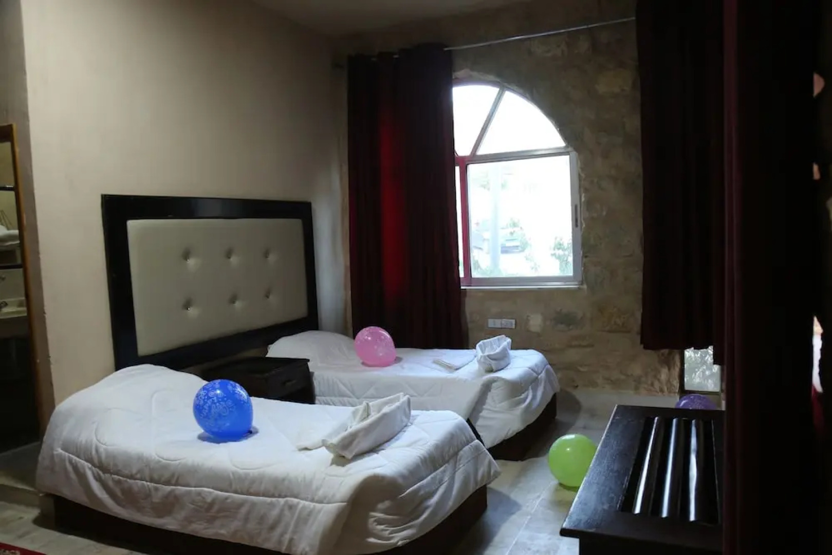 Peace Castle Hoste - Hostel