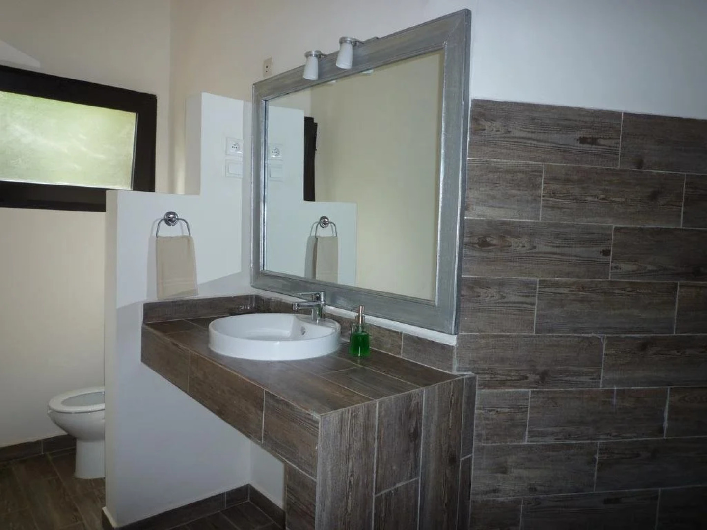 Badalodge Hotel & Restaurant