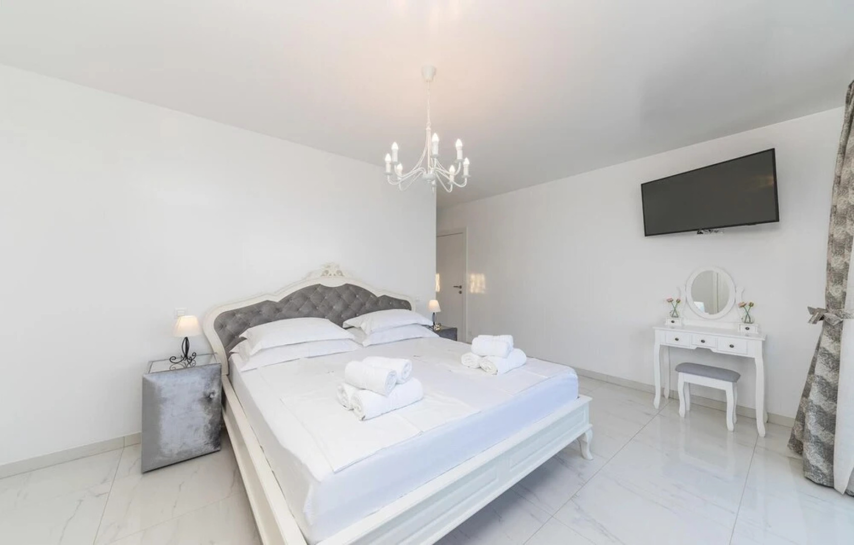 Beautiful Home in Kastel Stari with Hot Tub, Sauna & Outdoor Swimming Pool