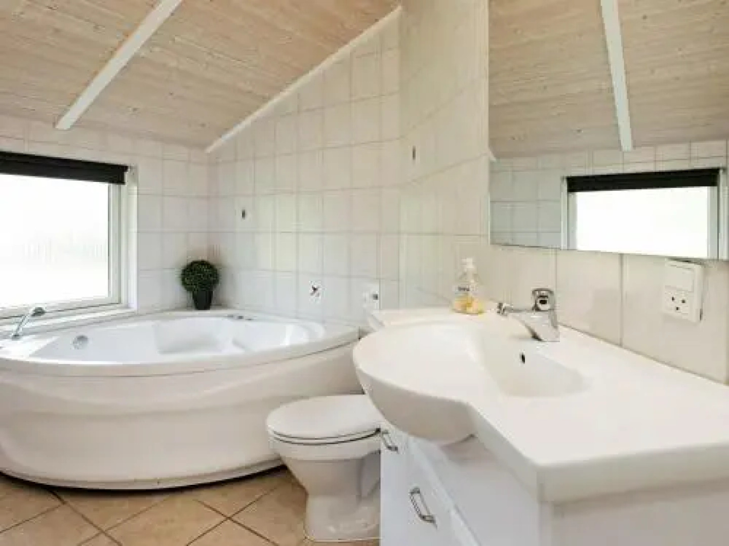 Three-Bedroom Holiday home in Blåvand 30