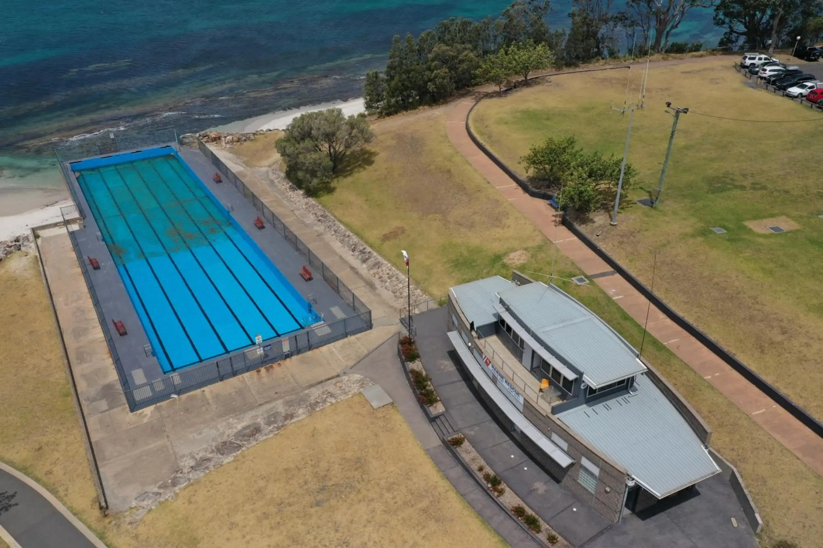 JUST-4-YOU! amazing sea views, WIFI, fullly air-conditioned, king bed