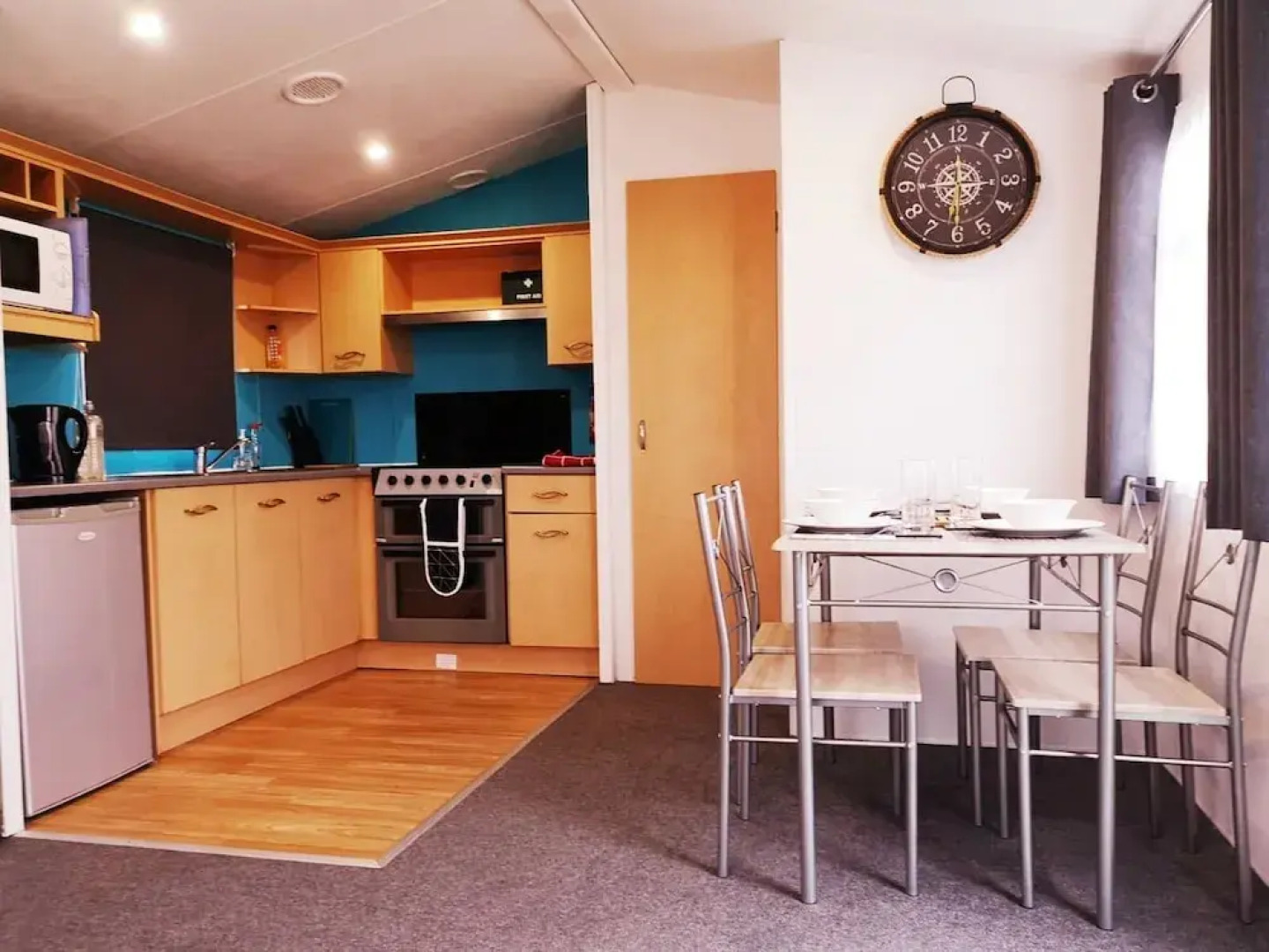 Whitstable Caravan - 5 Minutes Away From the Beach