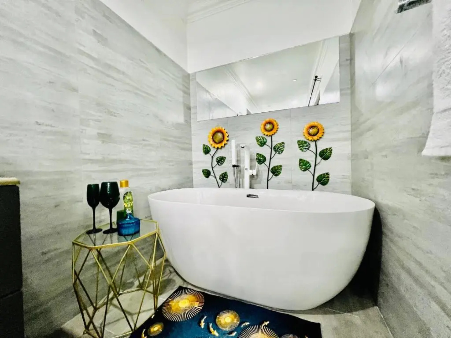 24 On Basil Boutique Aparthotel