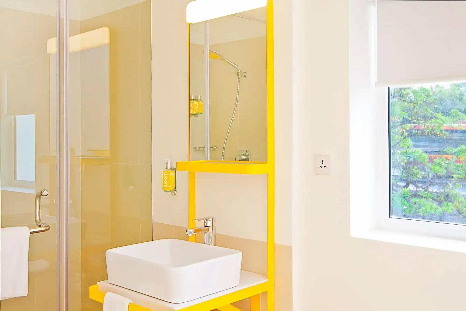 Bloomrooms @ Link Road