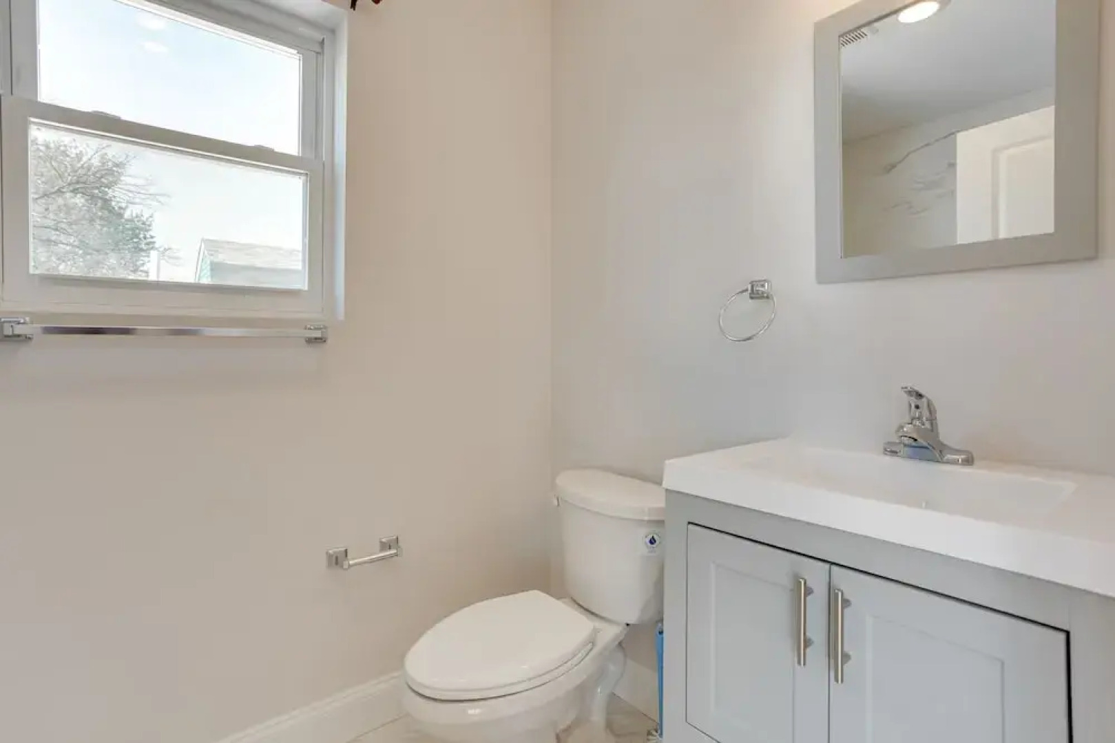 Bright Newark Vacation Rental Near New York!