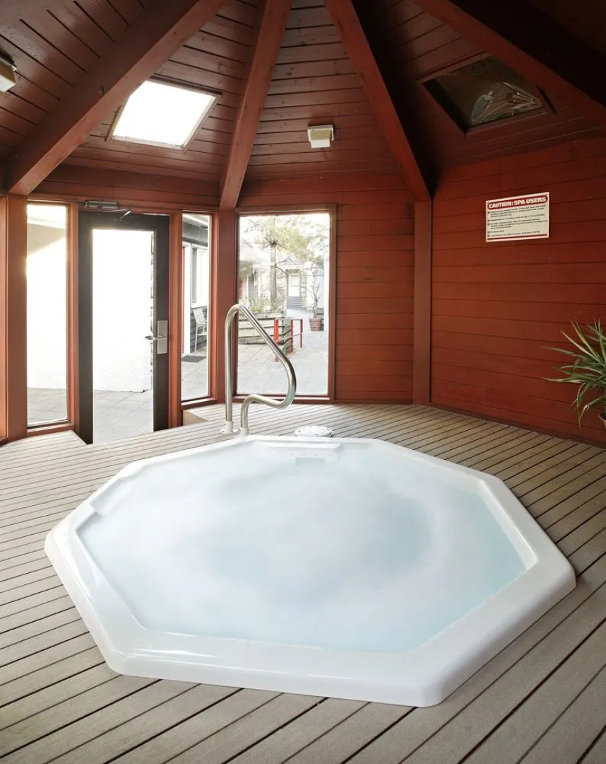 Zoders Inn and Suites