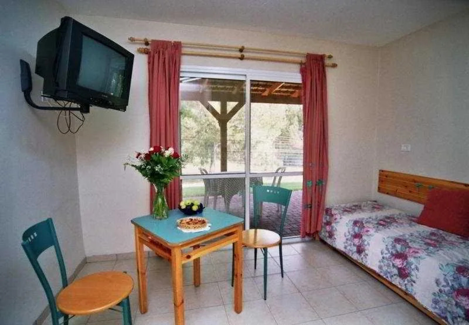 Shaar Hagolan Kibbutz Country Lodging