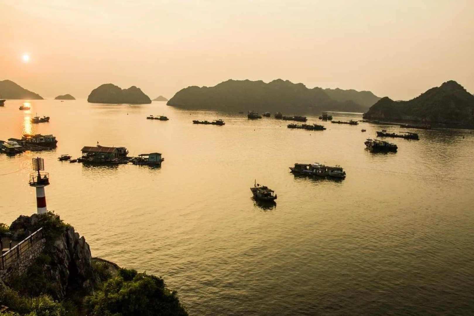 Le Pont Bungalow Hostel