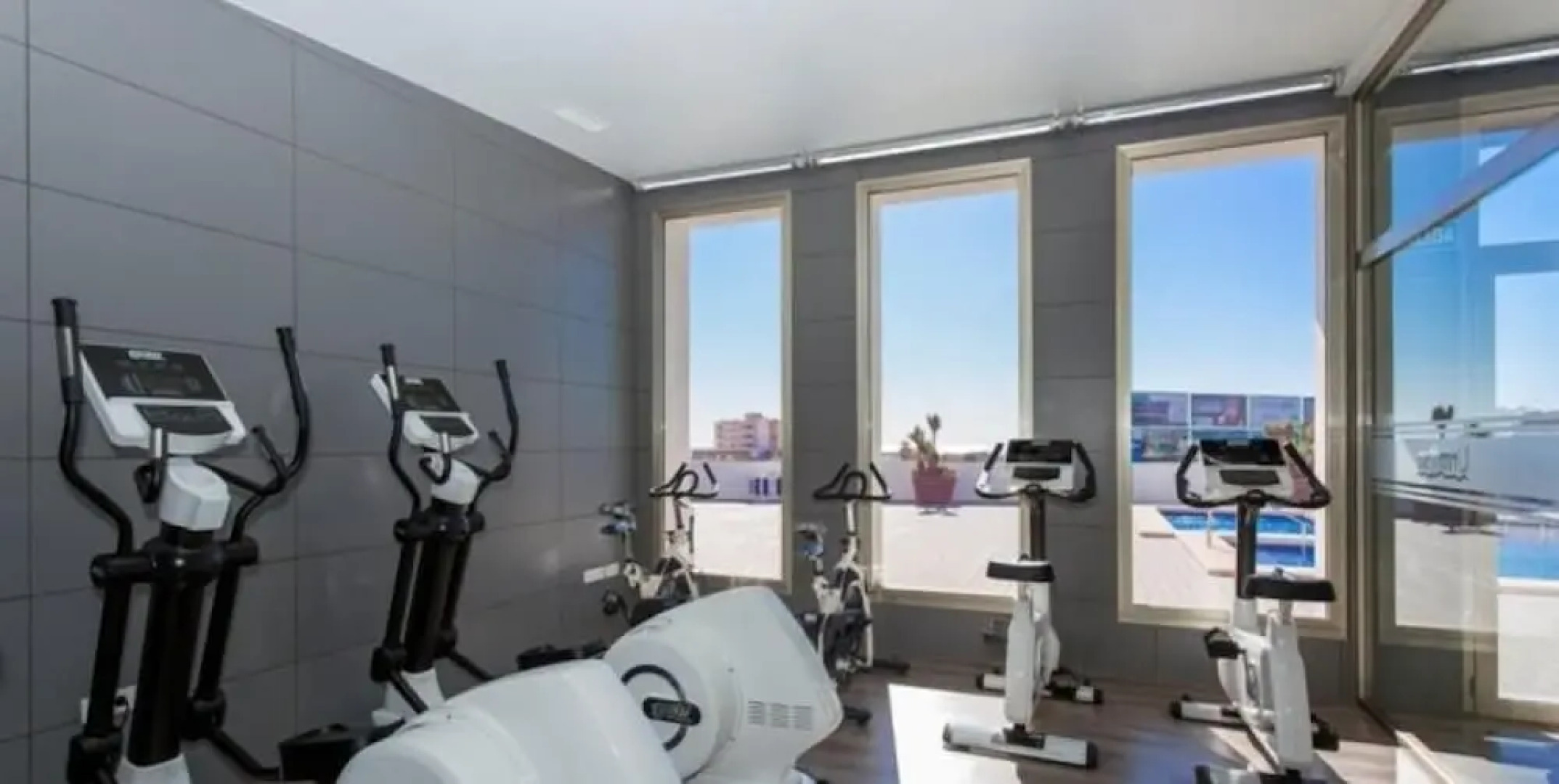 La Zenia Penthouse Indoor/outdoor Pool &gym EB3
