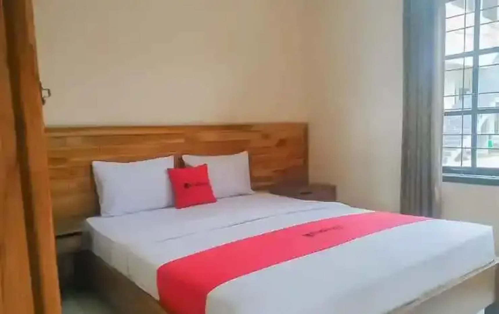 RedDoorz @ Pantai Pelabuhan Ratu 2