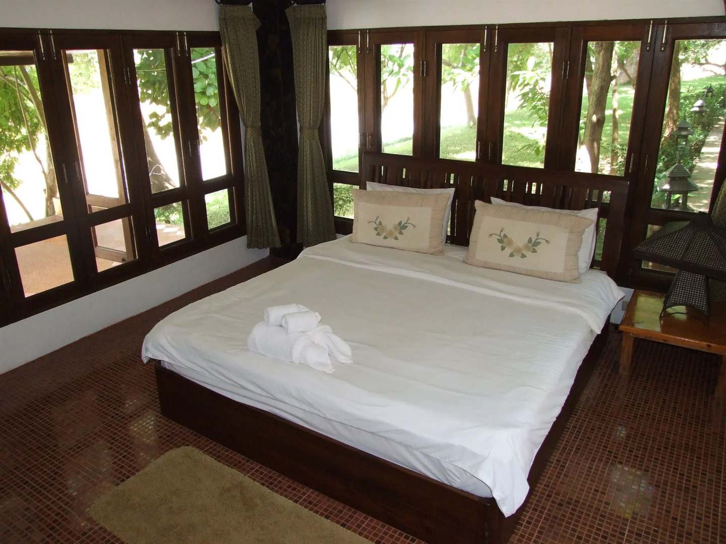 Baannamping Riverside Village