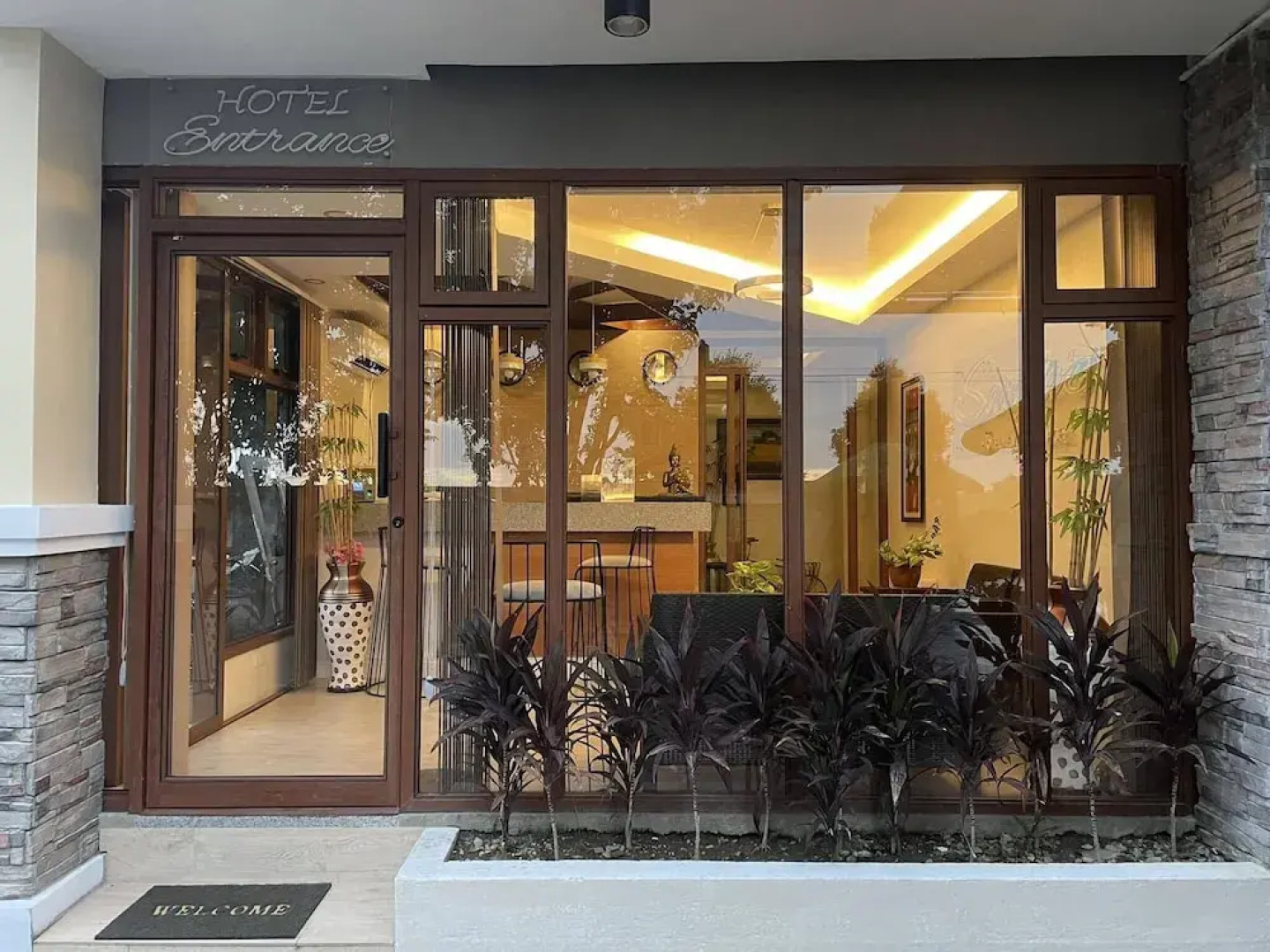 Sarojus Farmview Hotel