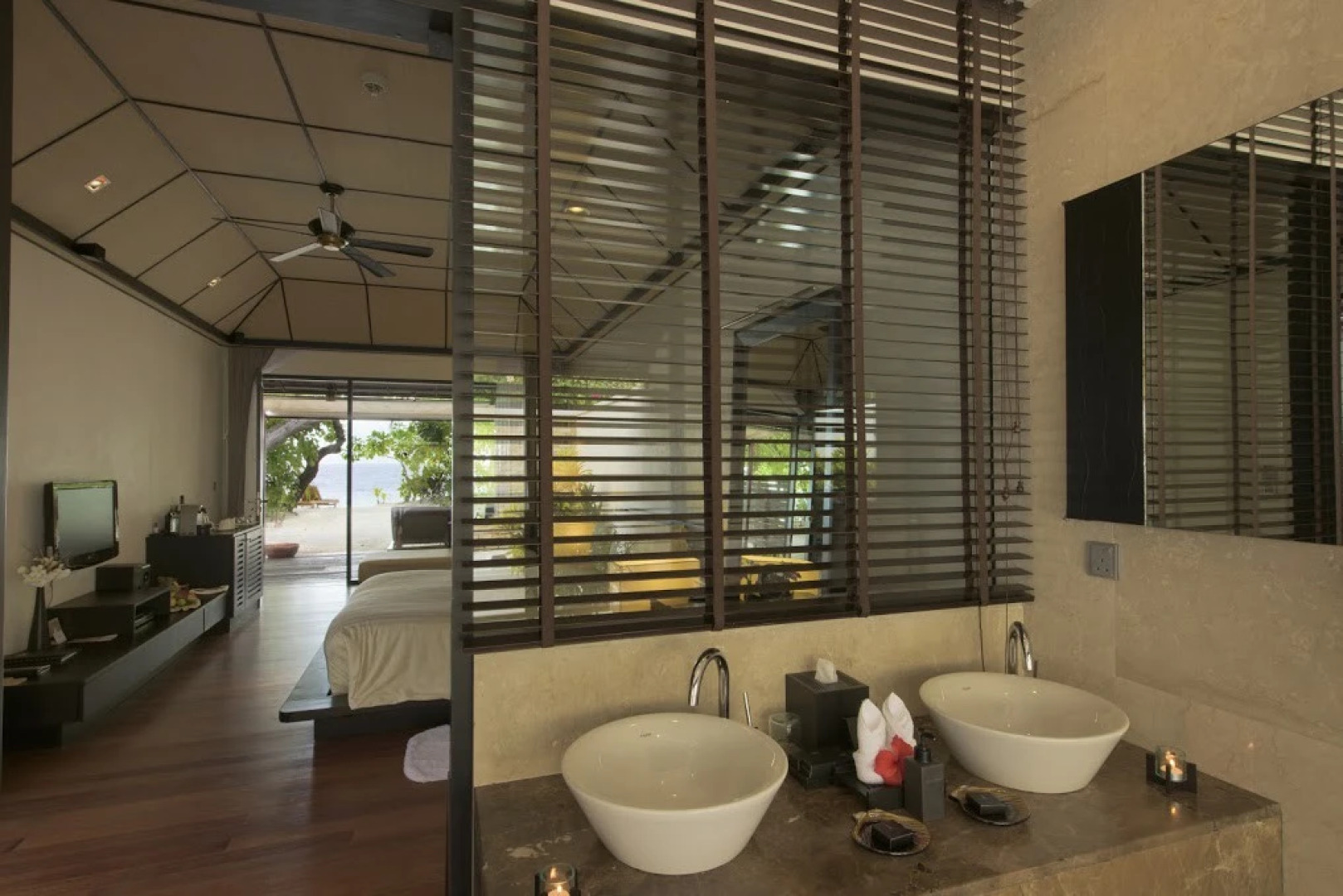 Lily Beach Resort & Spa 