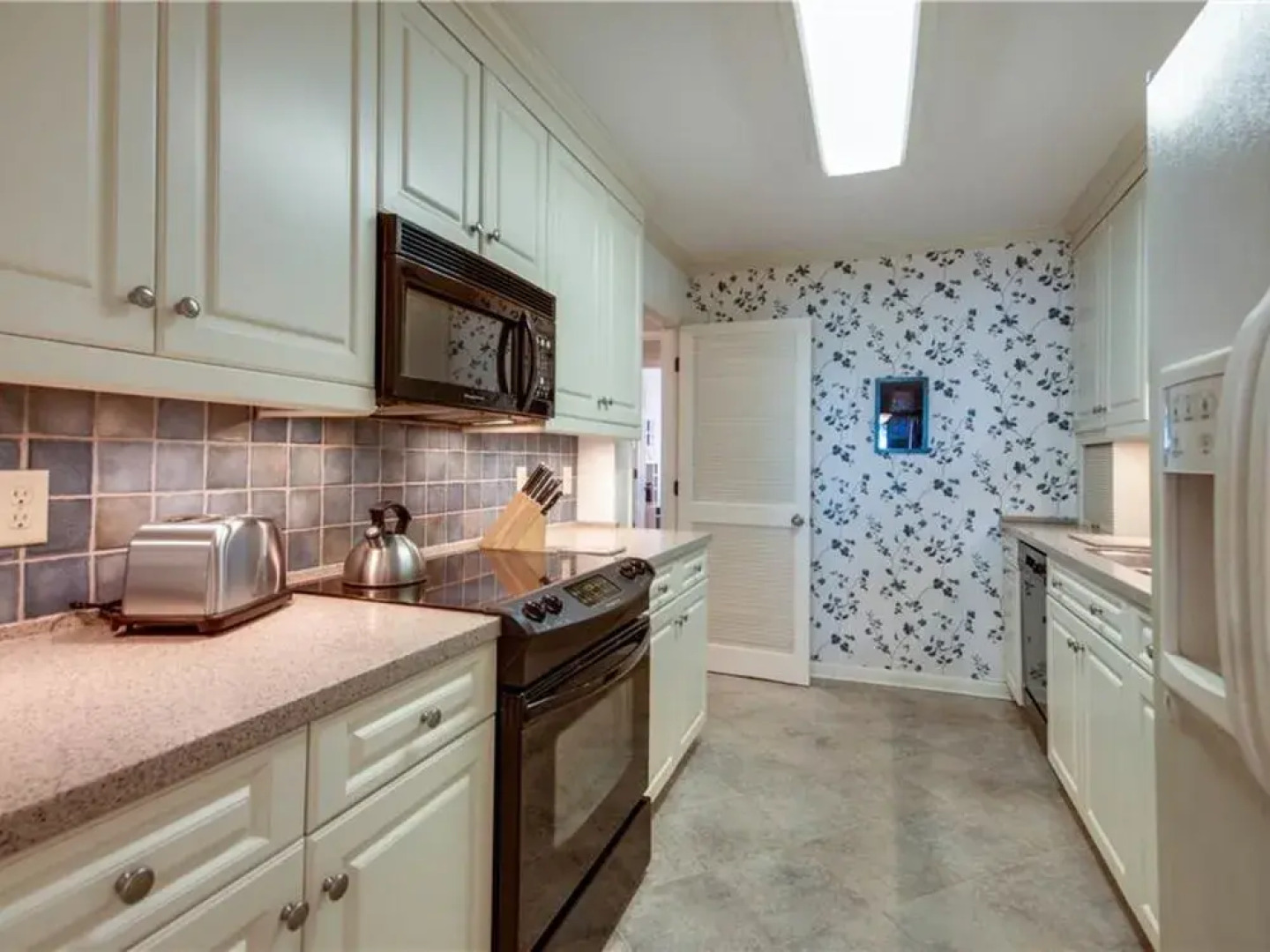 Beach Club 25 by RedAwning