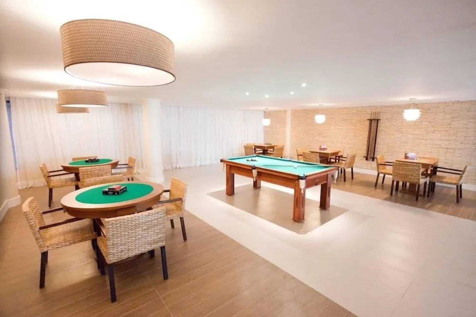 Cobertura Beira-Mar c/ Piscina Privativa – Barra Bali 417