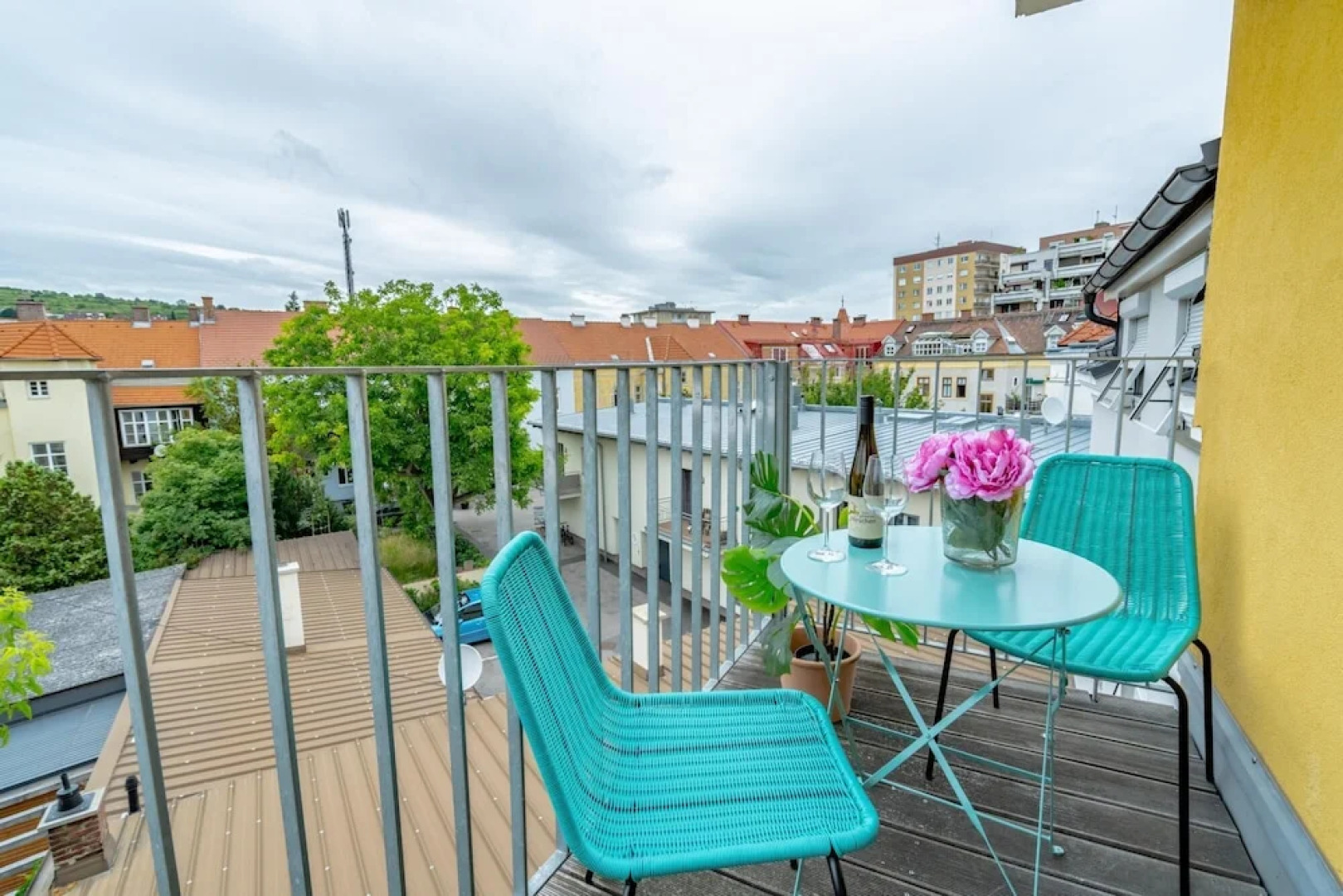 Top Floor Apartment With Terrace King Bed Air Conditioning in Krems City