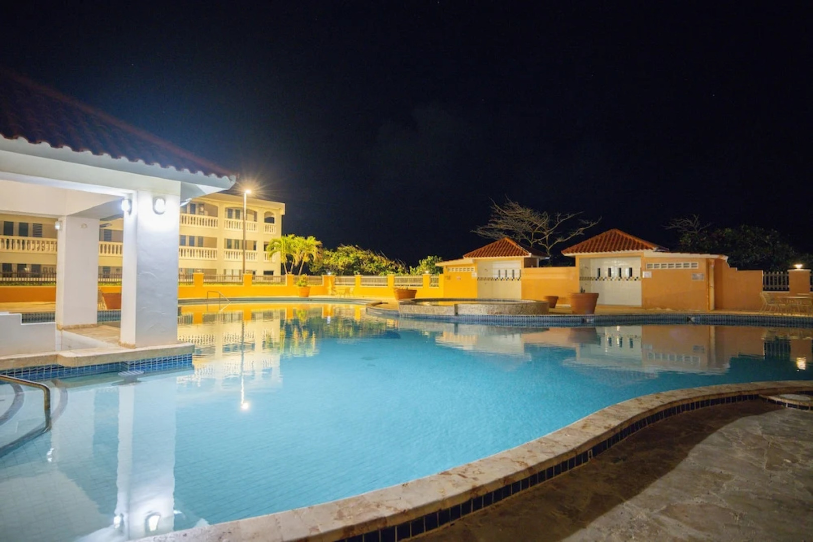 Golden Dream Studio 306 B