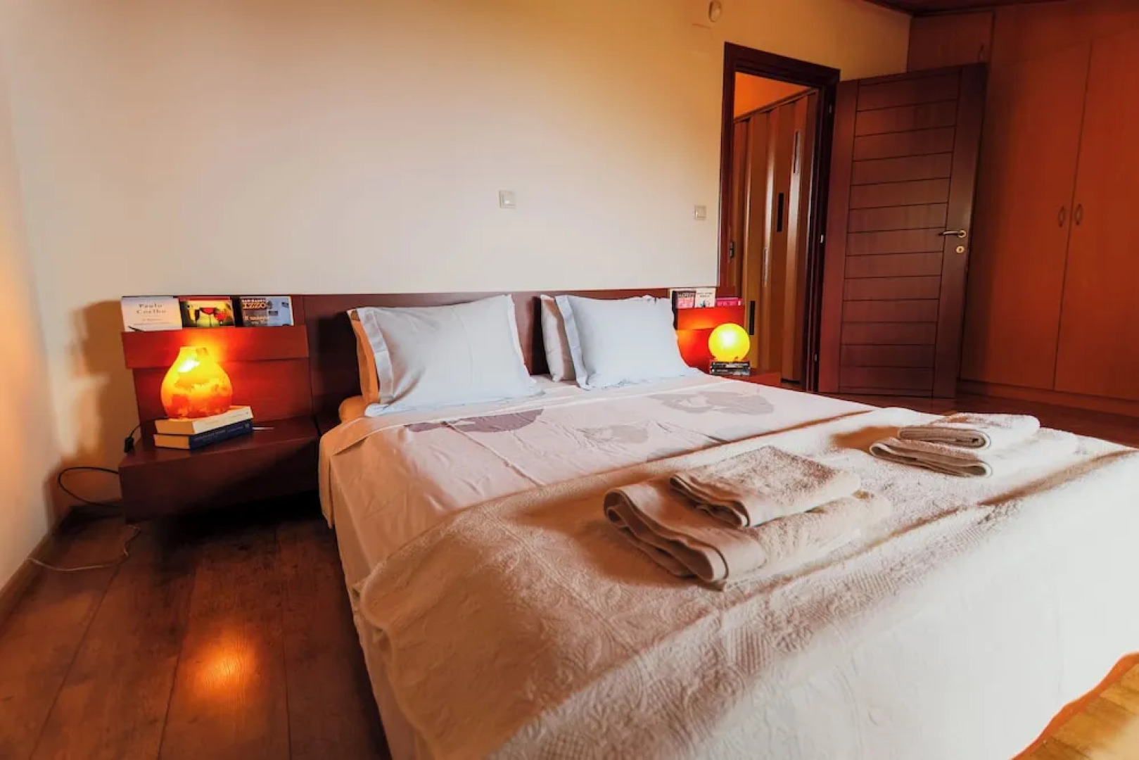 Zeusplace Fenias Nest House