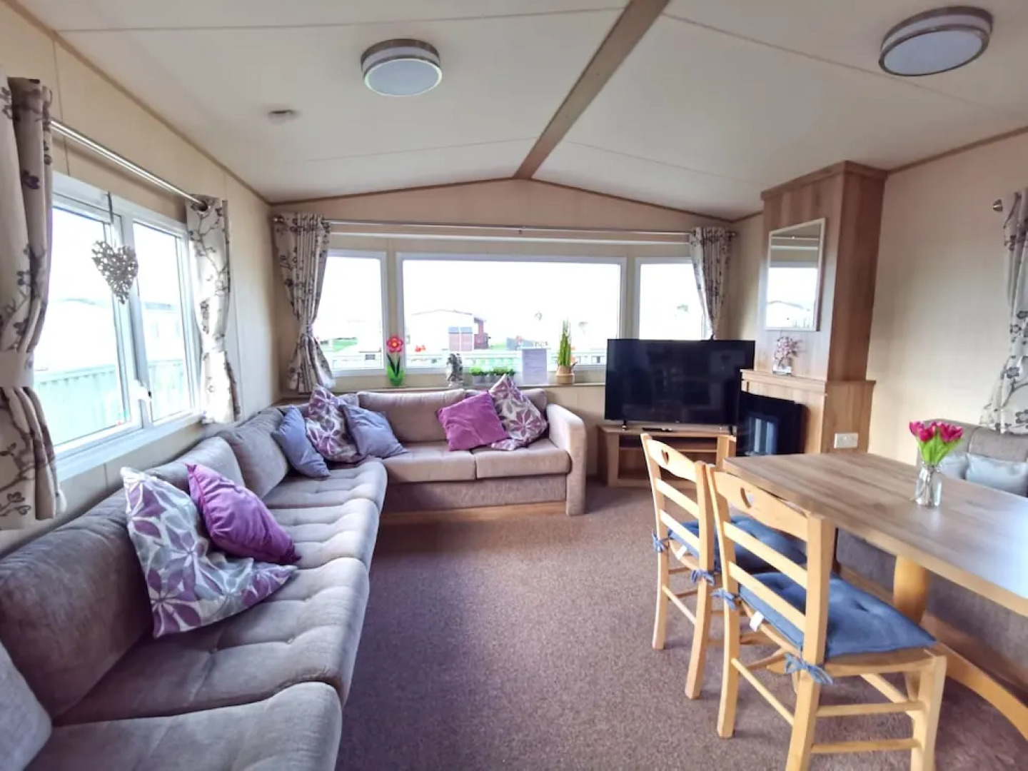 Snowdonia Sunbeach Holiday Sea and Mountain View