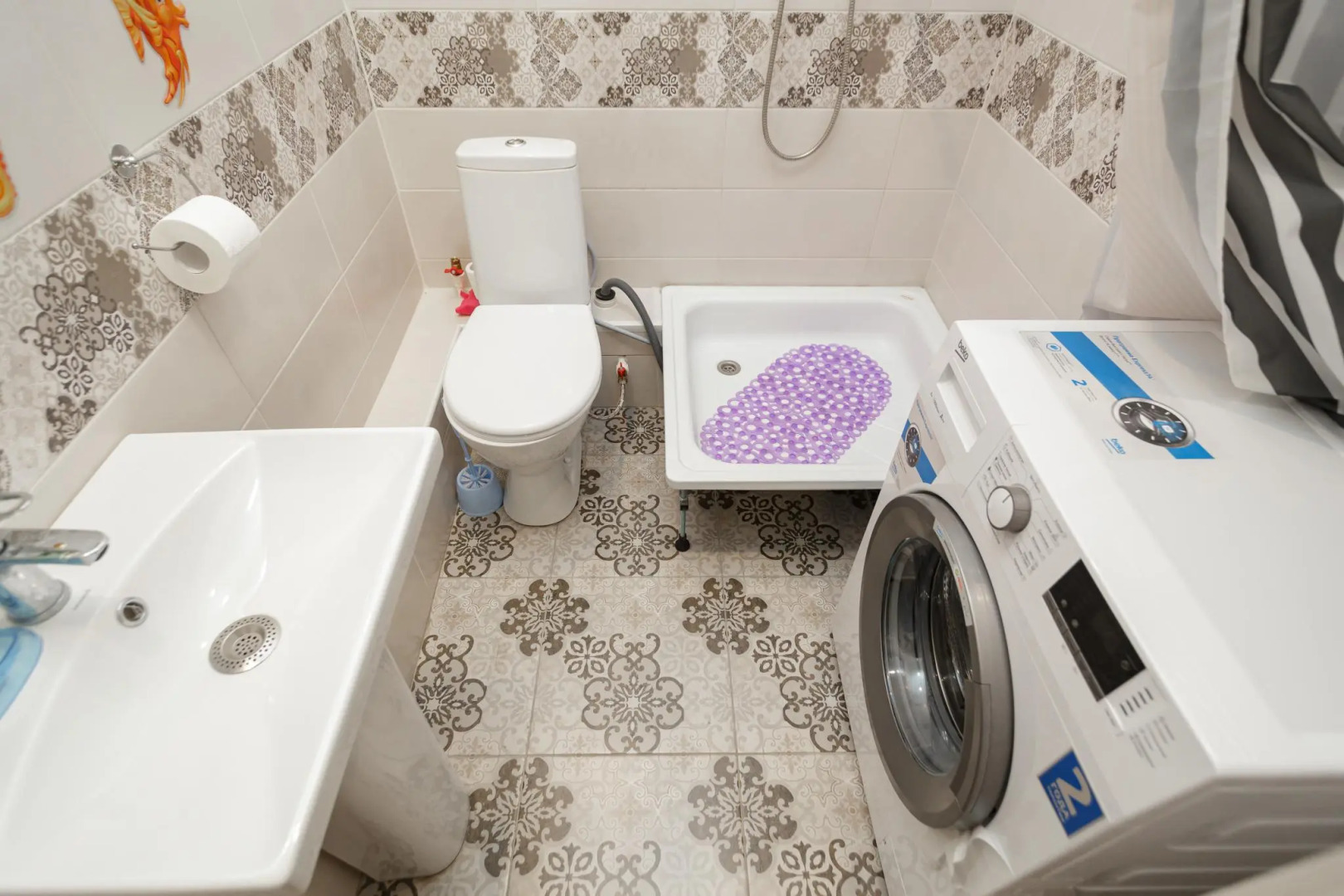 Ночка Сутки на улице Романтиков 11