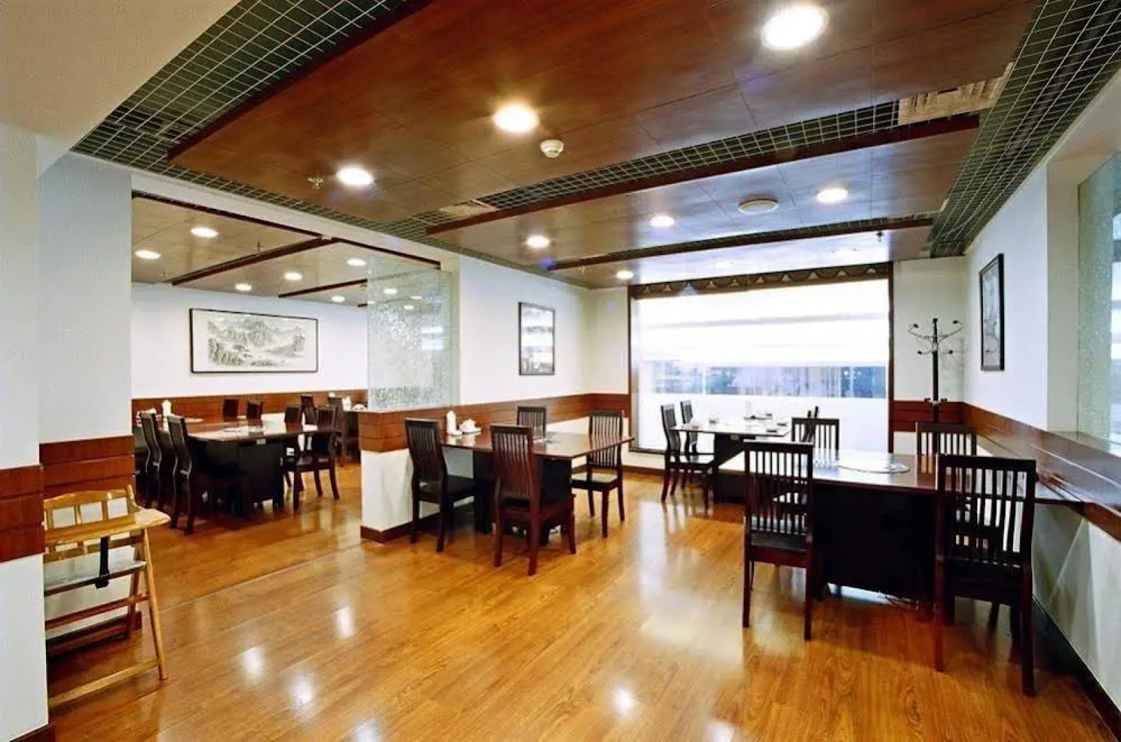 Weihai Qiming Holiday Hotel