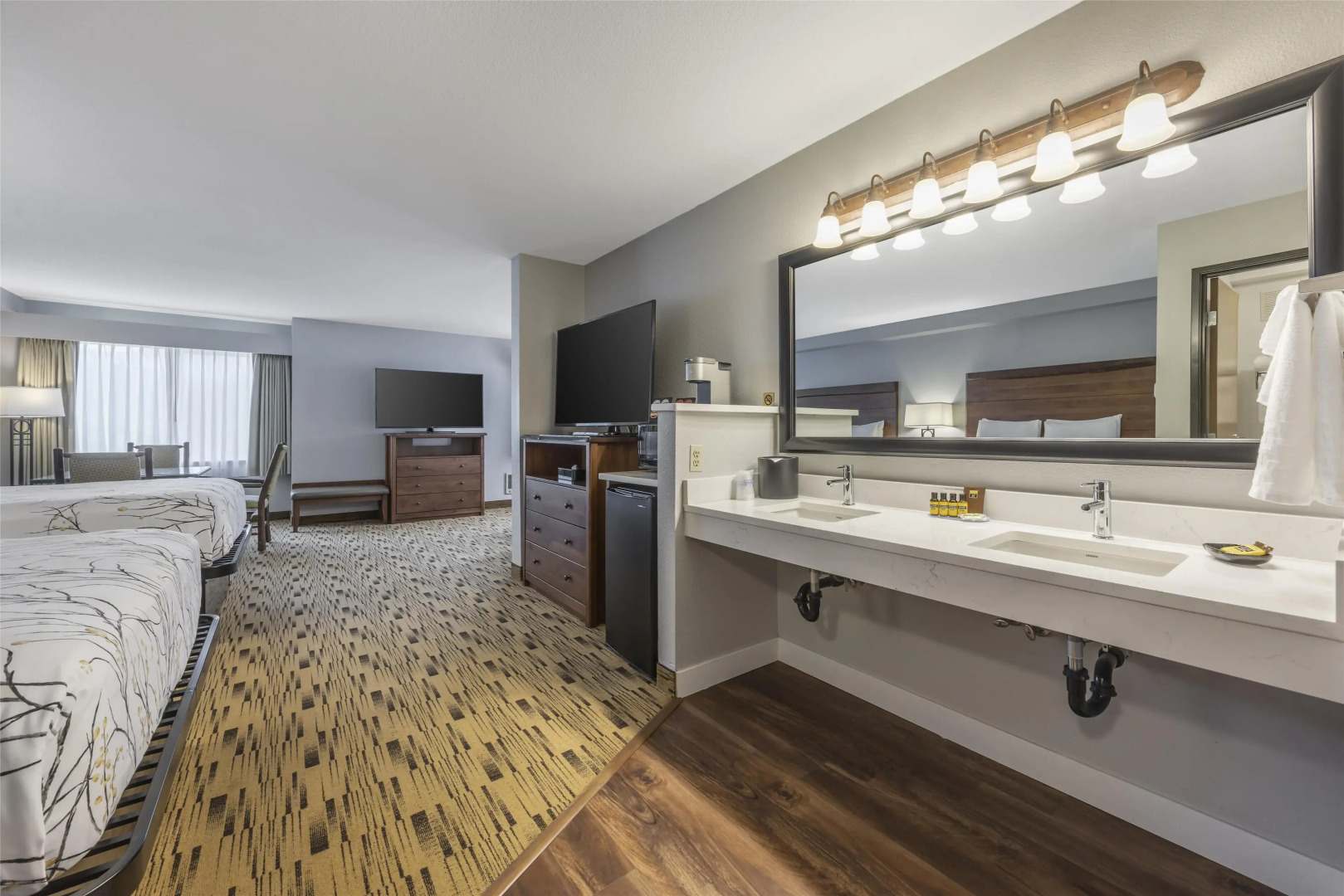 Best Western Plus Columbia River Inn