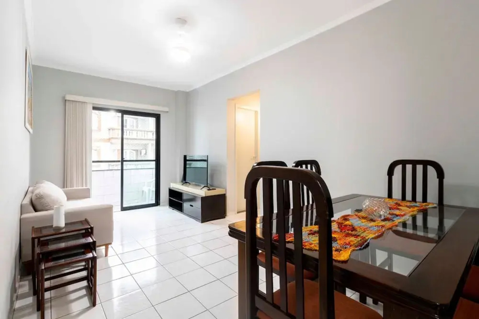 Apto com Excelente Localiza o a 50m da Praia