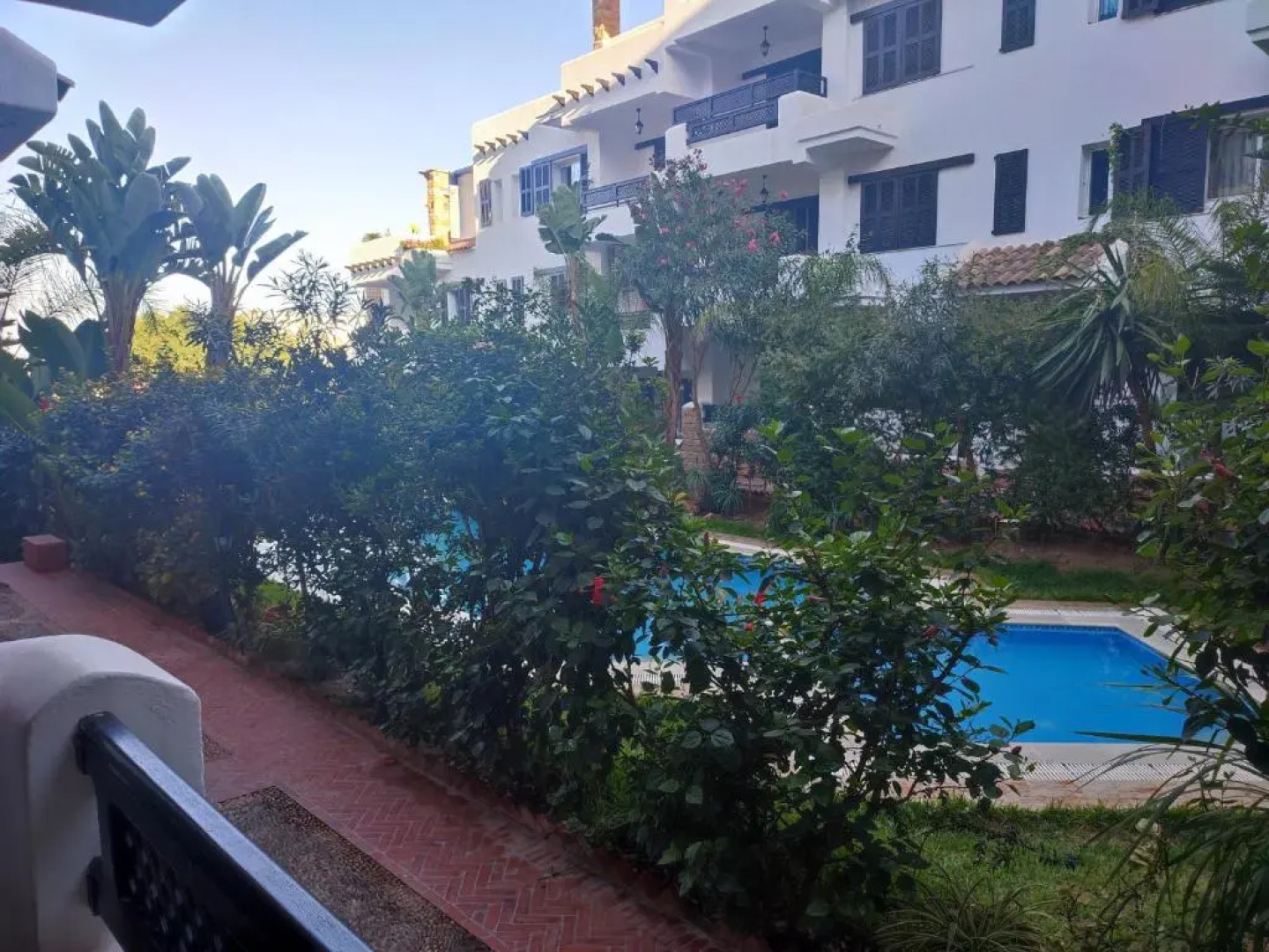 Résidence de luxe en face à la mer avec piscine