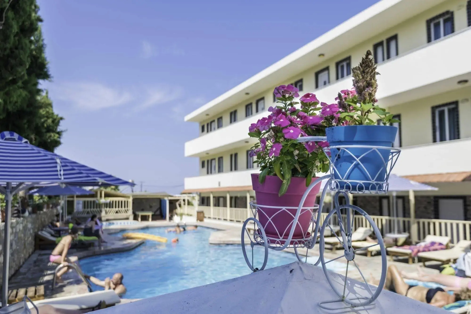 Sunny day's Hotel Apartments
